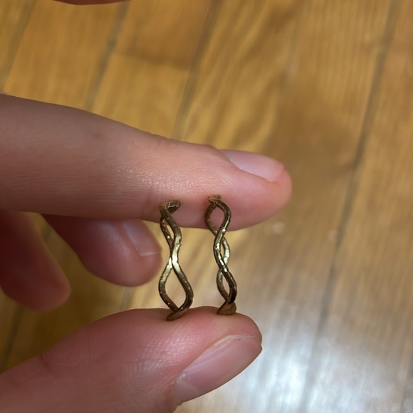 Assortment of rings - Picture 5 of 7